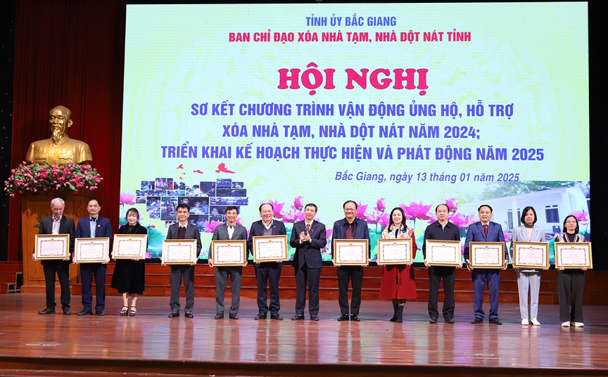 Bắc Giang đạt 100% kế hoạch, mục tiêu xóa nhà tạm, nhà dột nát năm 2024- Ảnh 1.