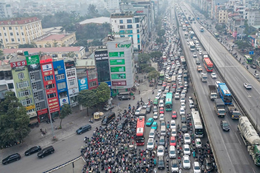 Tình trạng ngày đầu phân luồng tại 'điểm đen' ùn tắc - nút giao 4 tầng đầu tiên của Việt Nam- Ảnh 3.