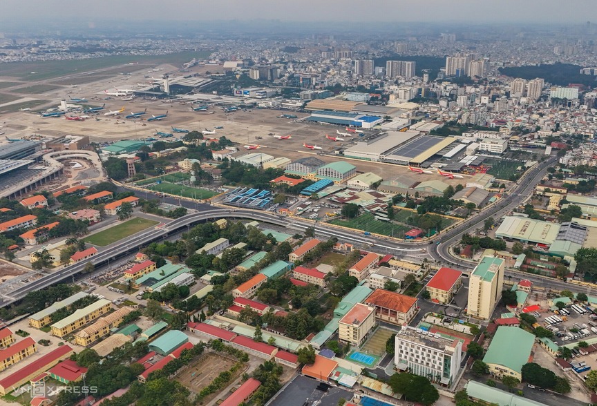 Chưa đầy 2 ngày nữa sẽ thông xe tuyến đường 'cứu nguy' ùn tắc cho sân bay Tân Sơn Nhất- Ảnh 1.