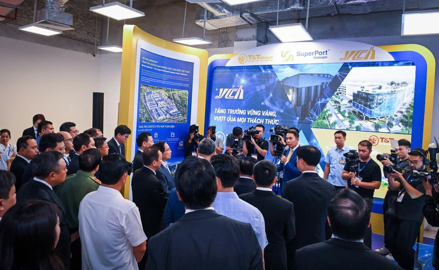 Tiếp tục đẩy mạnh ứng dụng AI, “siêu cảng” Việt Nam SuperPort™ của T&T Group gây ấn tượng mạnh tại VIIE 2025- Ảnh 4.