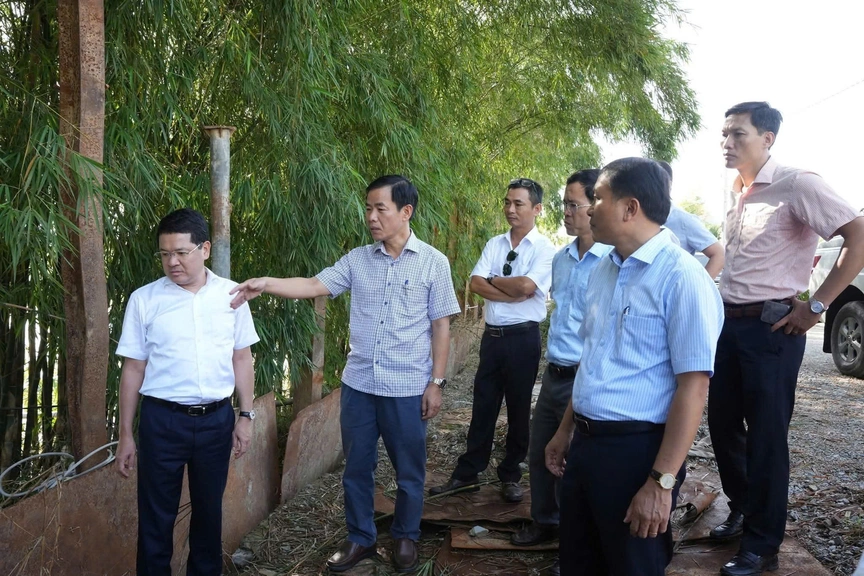 TP. Huế: Kiểm tra tình hình sạt lở bờ sông Bồ- Ảnh 1.