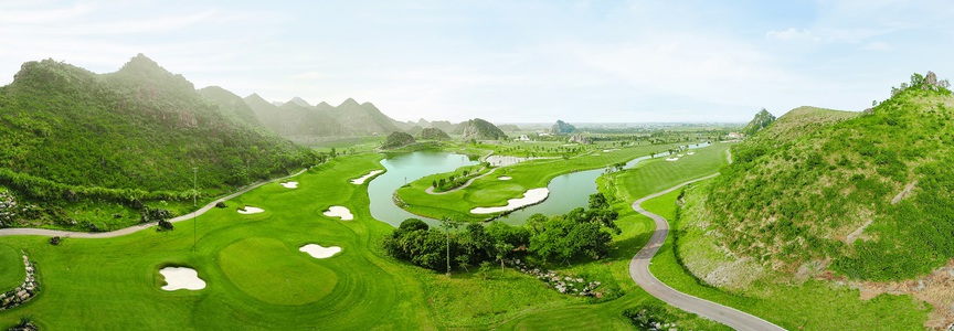 Legend Valley Country Club: Từ vùng đầm lầy hoang sơ đến "thiên đường golf" giữa lòng Ninh Bình- Ảnh 1. Legend Valley Country Club: Từ vùng đầm lầy hoang sơ đến "thiên đường golf" giữa lòng Ninh Bình- Ảnh 1.