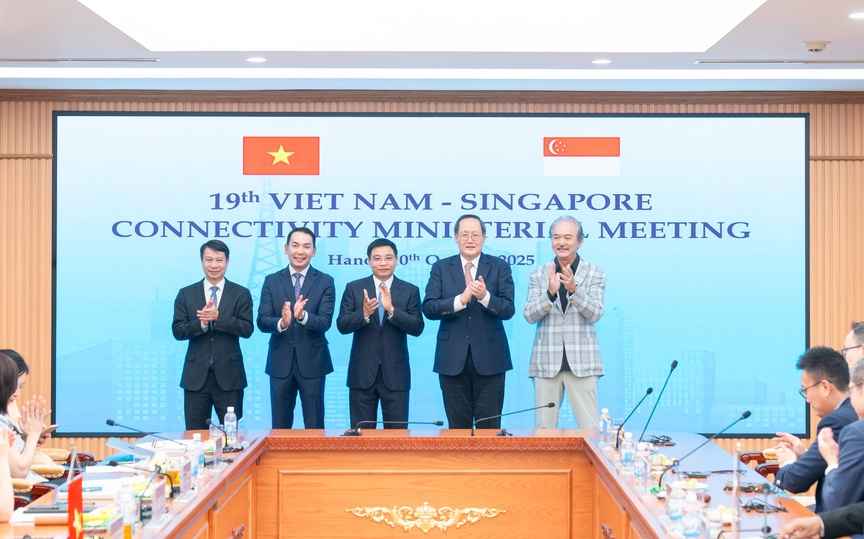 “Siêu cảng” logistics thông minh của Bầu Hiển chính thức kích hoạt kho hàng không kéo dài- Ảnh 2. “Siêu cảng” logistics thông minh của Bầu Hiển chính thức kích hoạt kho hàng không kéo dài- Ảnh 2.