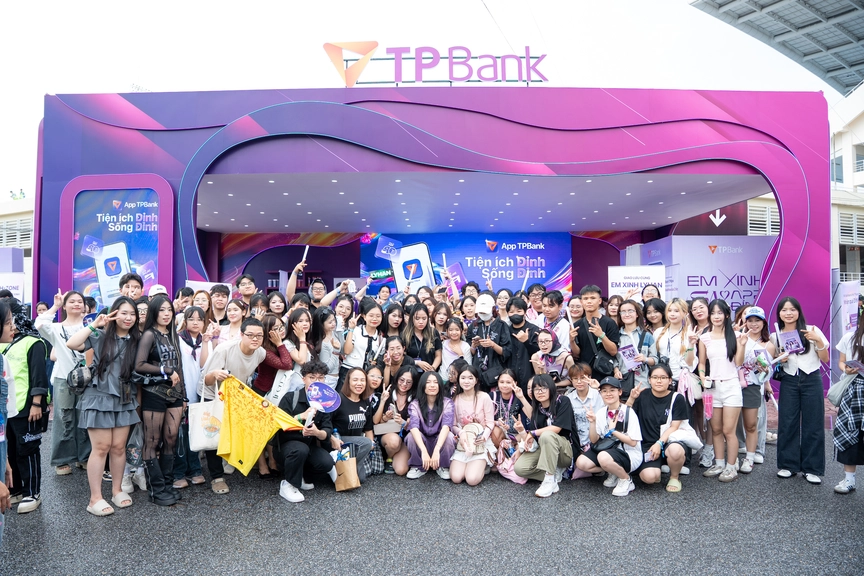Hiểu fan Em Xinh “Say Hi” hết cỡ, TPBank “ghi điểm” tuyệt đối- Ảnh 4. Hiểu fan Em Xinh “Say Hi” hết cỡ, TPBank “ghi điểm” tuyệt đối- Ảnh 4.