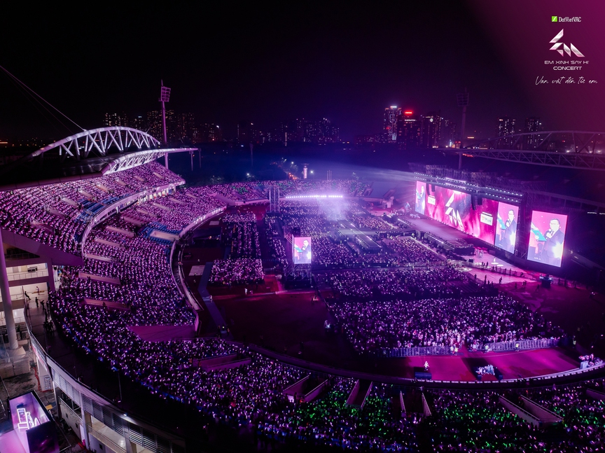 “Phải lòng” Bank Tím tại Em Xinh “Say Hi” Concert Đêm 2- Ảnh 1.