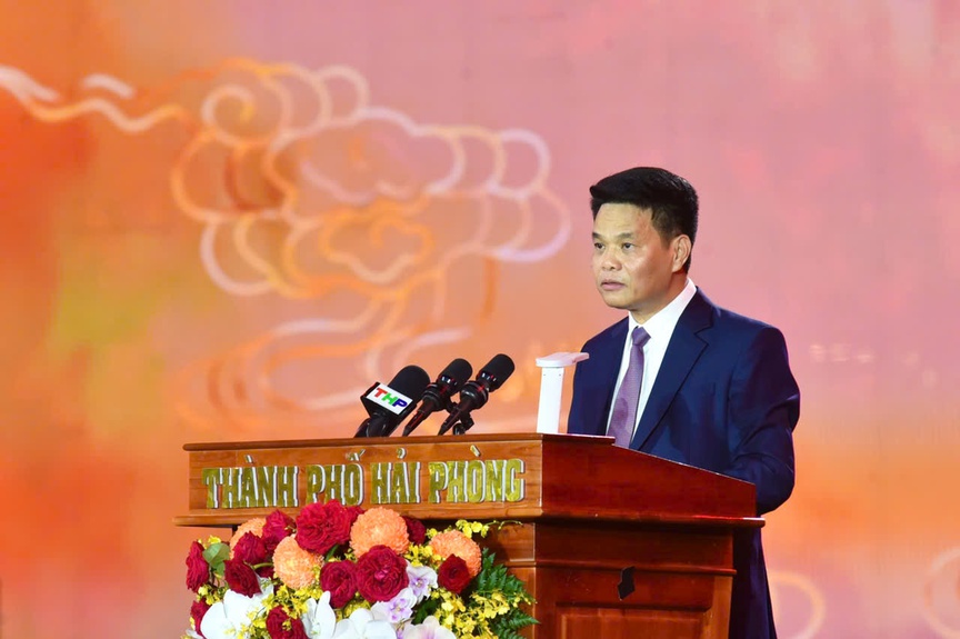 Chủ tịch Quốc hội khởi trống khai Lễ hội mùa thu Côn Sơn - Kiếp Bạc 2025- Ảnh 1. Chủ tịch Quốc hội khởi trống khai Lễ hội mùa thu Côn Sơn - Kiếp Bạc 2025- Ảnh 1.