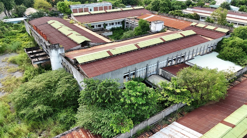 Cảnh hoang lạnh tại 2 bệnh viện bỏ hoang đang được đề xuất ‘tái sử dụng’- Ảnh 2. Cảnh hoang lạnh tại 2 bệnh viện bỏ hoang đang được đề xuất ‘tái sử dụng’- Ảnh 2.