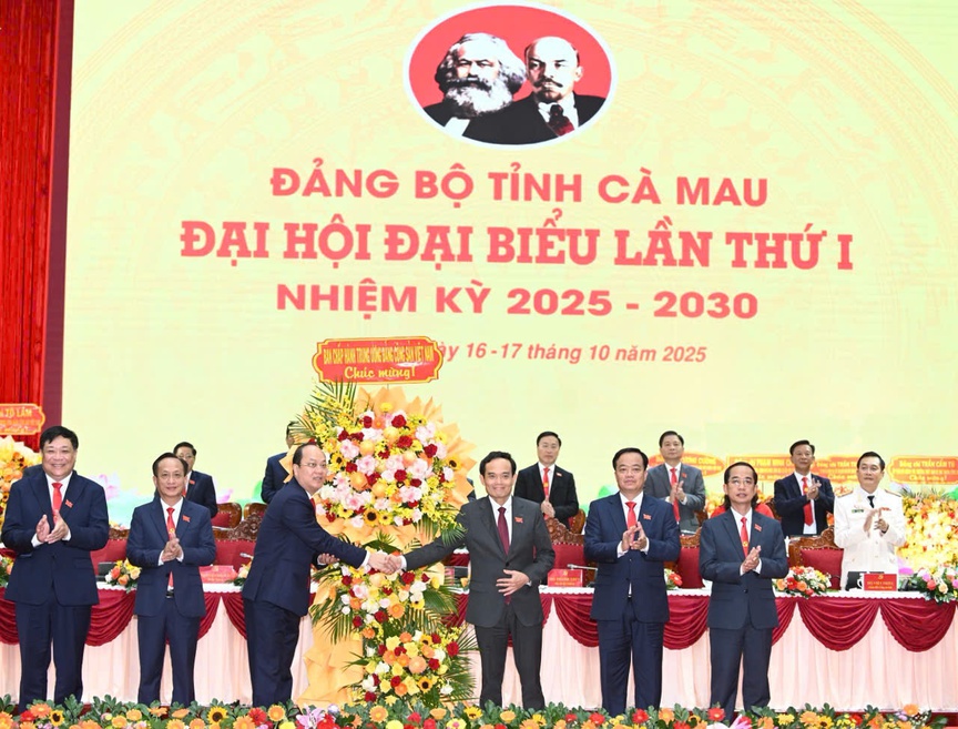 Ông Nguyễn Hồ Hải được chỉ định làm Bí thư Tỉnh ủy Cà Mau nhiệm kỳ 2025 - 2030- Ảnh 2. Ông Nguyễn Hồ Hải được chỉ định làm Bí thư Tỉnh ủy Cà Mau nhiệm kỳ 2025 - 2030- Ảnh 2.