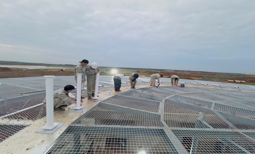 Hình ảnh lắp đặt gói thầu cung cấp và lắp đặt hệ thống DVOR/DME. Nguồn ảnh: VATM Hình ảnh lắp đặt gói thầu cung cấp và lắp đặt hệ thống DVOR/DME. Nguồn ảnh: VATM