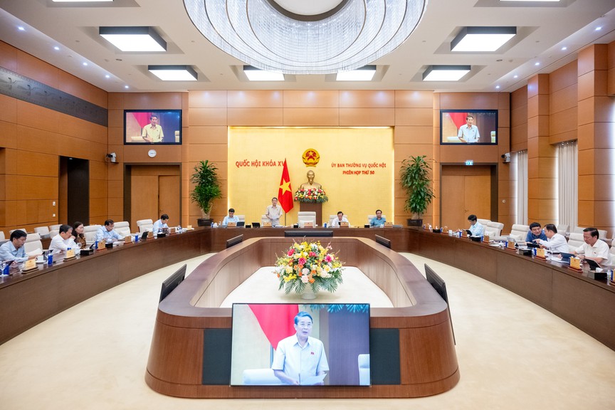 Thông qua Nghị quyết về điều chỉnh mức giảm trừ gia cảnh của thuế thu nhập cá nhân- Ảnh 5. Thông qua Nghị quyết về điều chỉnh mức giảm trừ gia cảnh của thuế thu nhập cá nhân- Ảnh 5.