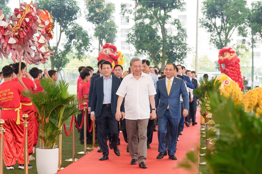Tổng Bí thư Tô Lâm dự lễ khởi công xây dựng sân vận động tiên tiến hàng đầu thế giới- Ảnh 1. Tổng Bí thư Tô Lâm dự lễ khởi công xây dựng sân vận động tiên tiến hàng đầu thế giới- Ảnh 1.