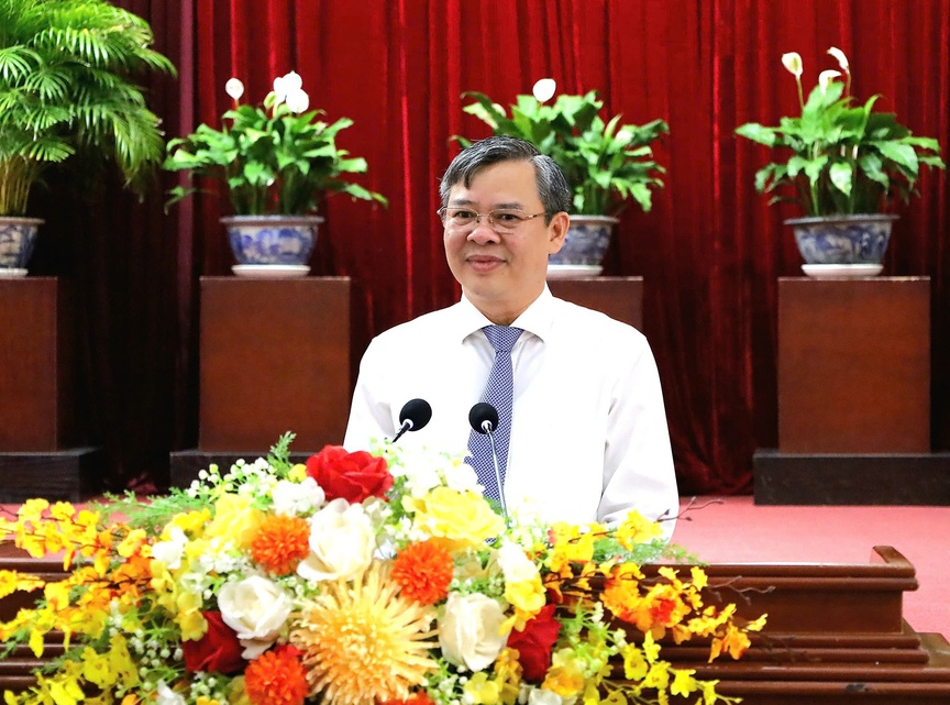 Ông Trương Cảnh Tuyên được giới thiệu để bầu giữ chức Chủ tịch UBND TP. Cần Thơ- Ảnh 1.