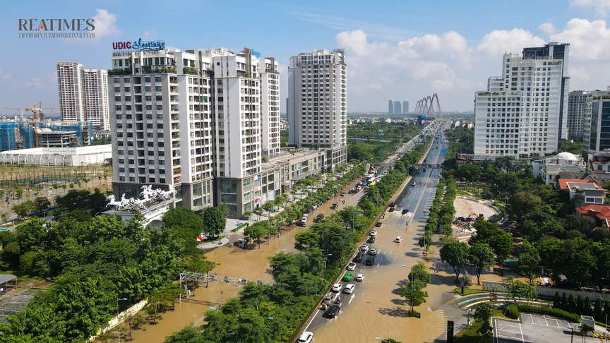 "Khu nhà giàu" Ciputra Hà Nội vẫn như ốc đảo sau hơn 1 ngày tạnh ráo- Ảnh 1. "Khu nhà giàu" Ciputra Hà Nội vẫn như ốc đảo sau hơn 1 ngày tạnh ráo- Ảnh 1.