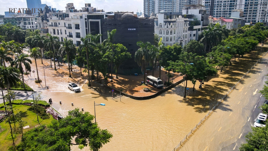 "Khu nhà giàu" Ciputra Hà Nội vẫn như ốc đảo sau hơn 1 ngày tạnh ráo- Ảnh 14. "Khu nhà giàu" Ciputra Hà Nội vẫn như ốc đảo sau hơn 1 ngày tạnh ráo- Ảnh 14.