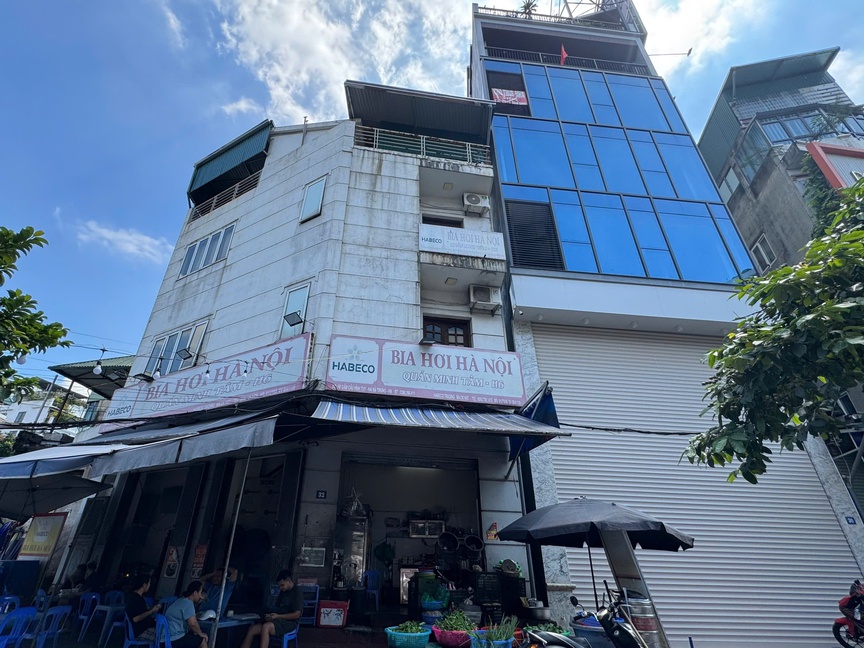 Hà Nội: Bất động sản Vĩnh Tuy thời "ngáo giá", có nhà được trả tới 1 tỷ đồng/m2- Ảnh 1. Hà Nội: Bất động sản Vĩnh Tuy thời "ngáo giá", có nhà được trả tới 1 tỷ đồng/m2- Ảnh 1.