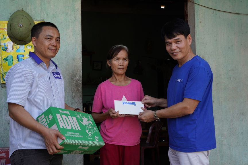 Vinamilk cùng cộng đồng viết tiếp hành trình sẻ chia- Ảnh 6. Vinamilk cùng cộng đồng viết tiếp hành trình sẻ chia- Ảnh 6.