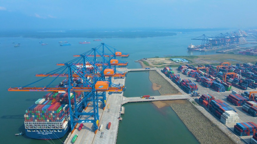 Cảng biển nước sâu lớn nhất Việt Nam đứng vững trong TOP có hiệu suất cao nhất thế giới- Ảnh 1. Cảng biển nước sâu lớn nhất Việt Nam đứng vững trong TOP có hiệu suất cao nhất thế giới- Ảnh 1.