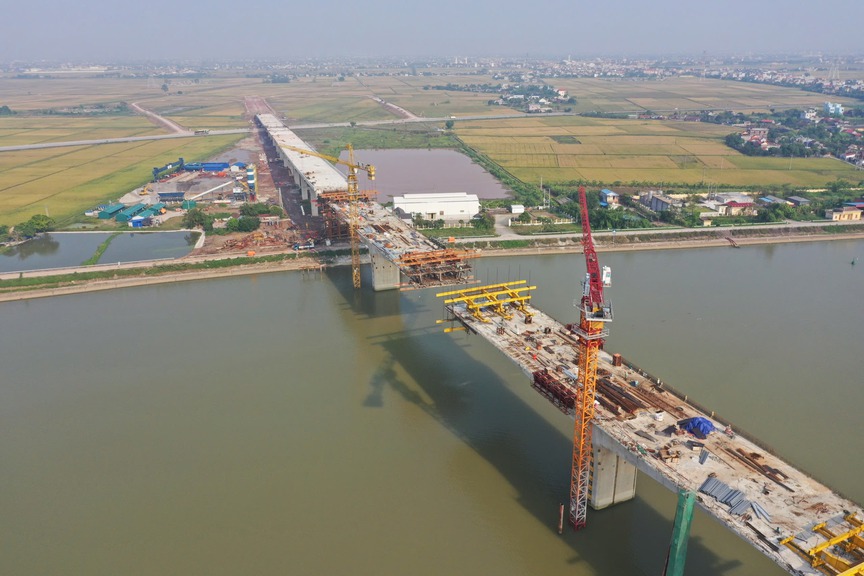 Cây cầu gần 700 tỷ nối đôi bờ tỉnh Ninh Bình đã hoàn thiện, tạo trục giao thông ven biển quan trọng- Ảnh 1. Cây cầu gần 700 tỷ nối đôi bờ tỉnh Ninh Bình đã hoàn thiện, tạo trục giao thông ven biển quan trọng- Ảnh 1.