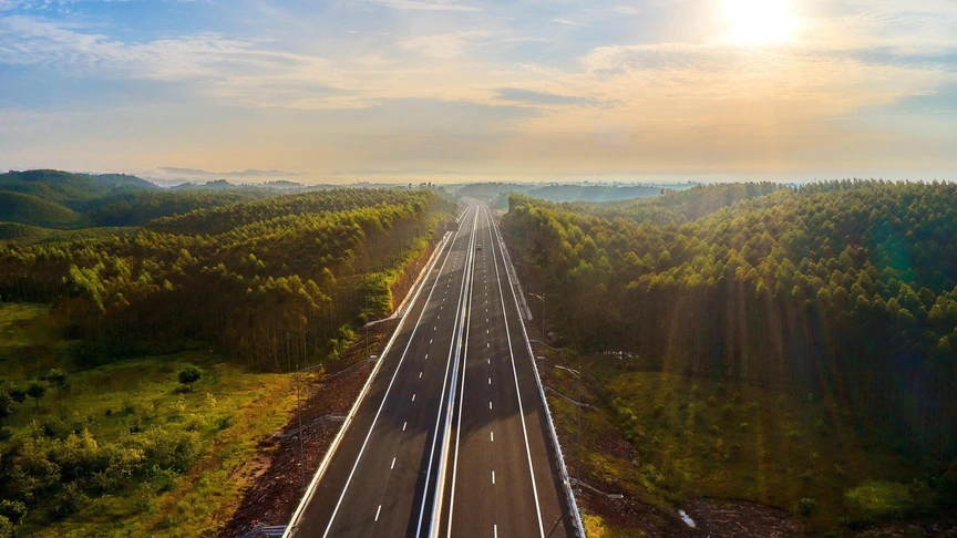 Việt Nam sắp có ‘cao tốc cảnh quan’ đầu tiên, là tuyến đường đi xuyên qua tỉnh rộng nhất cả nước- Ảnh 2. Việt Nam sắp có ‘cao tốc cảnh quan’ đầu tiên, là tuyến đường đi xuyên qua tỉnh rộng nhất cả nước- Ảnh 2.