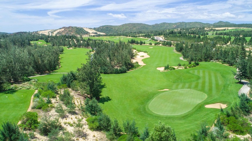 Tỉnh Gia Lai sắp đấu thầu loạt dự án sân golf, quy mô hơn 900ha. Ảnh minh họa Tỉnh Gia Lai sắp đấu thầu loạt dự án sân golf, quy mô hơn 900ha. Ảnh minh họa