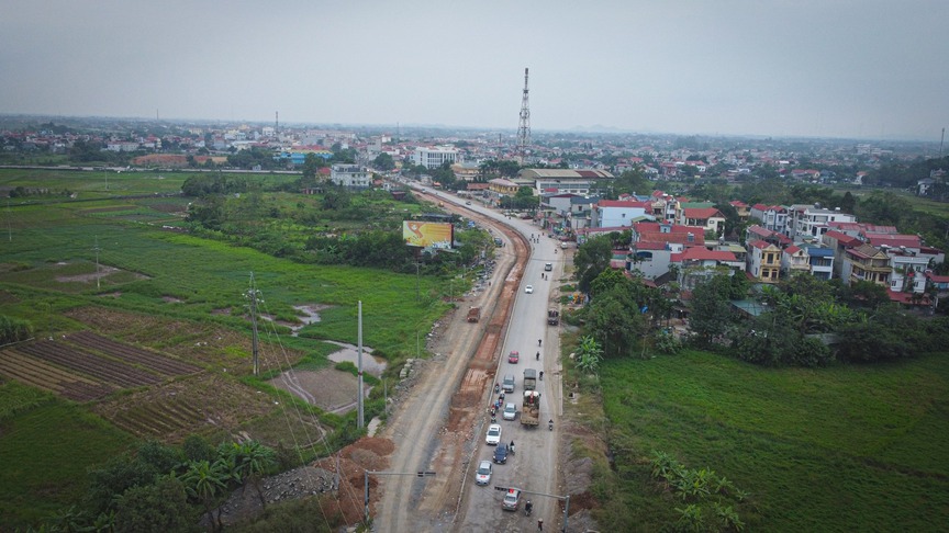Tuyến Quốc lộ 32. Nguồn ảnh: Báo Tiền Phong Tuyến Quốc lộ 32. Nguồn ảnh: Báo Tiền Phong