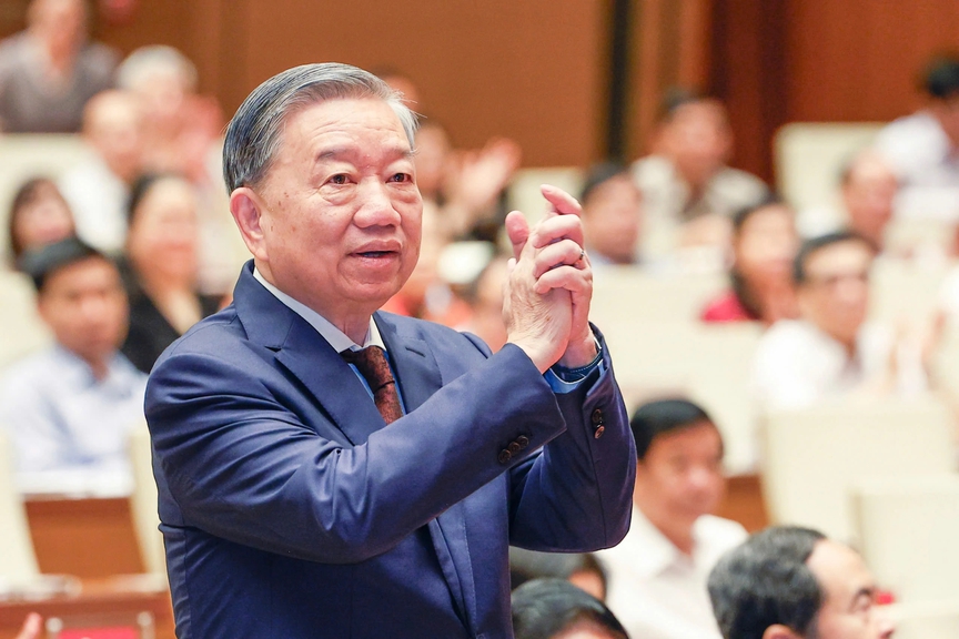 Tổng Bí thư Tô Lâm gửi Thư thăm hỏi, động viên đồng bào, cán bộ, chiến sỹ đang ứng phó, khắc phục hậu quả thiên tai- Ảnh 2. Tổng Bí thư Tô Lâm gửi Thư thăm hỏi, động viên đồng bào, cán bộ, chiến sỹ đang ứng phó, khắc phục hậu quả thiên tai- Ảnh 2.