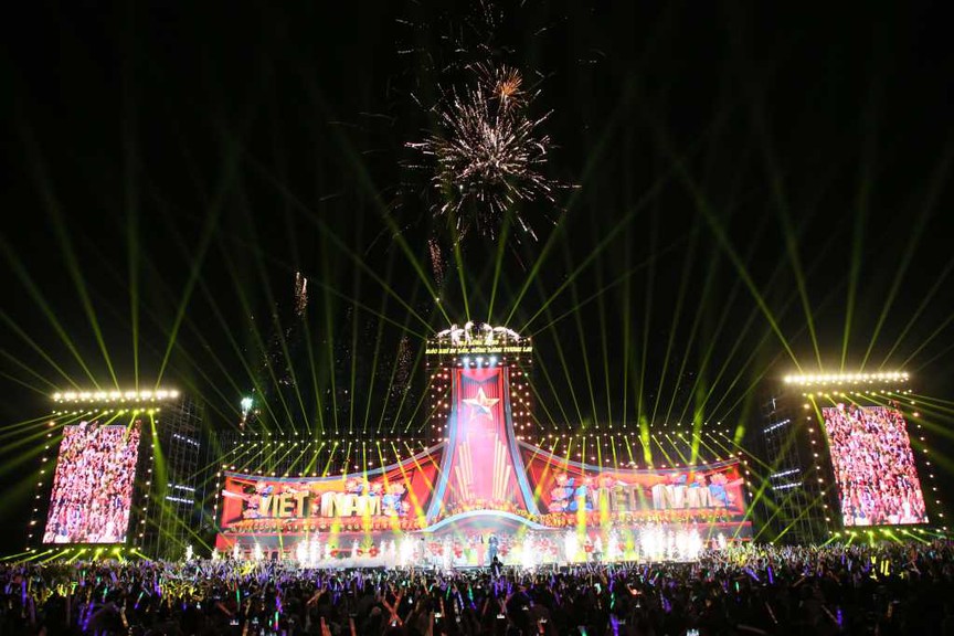 30.000 khán giả "cháy" hết mình tại Hạ Long Concert 2025- Ảnh 1.