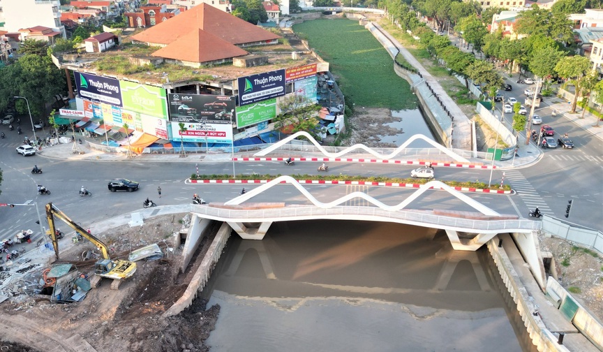 Hai dự án nghìn tỷ trên khúc sông ở trung tâm Ninh Bình gặp khó khi đang thi công- Ảnh 1. Hai dự án nghìn tỷ trên khúc sông ở trung tâm Ninh Bình gặp khó khi đang thi công- Ảnh 1.