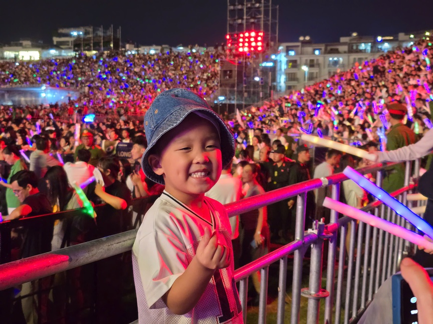 30.000 khán giả "cháy" hết mình tại Hạ Long Concert 2025- Ảnh 3.