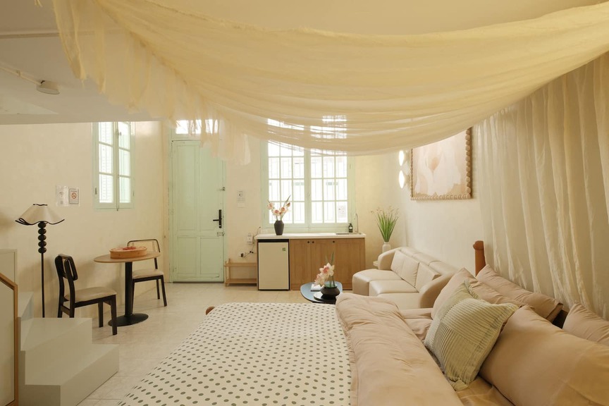 Biệt thự Pháp cũ giữa phố Bà Triệu ‘tái sinh’ thành homestay chill hết nấc- Ảnh 9. Biệt thự Pháp cũ giữa phố Bà Triệu ‘tái sinh’ thành homestay chill hết nấc- Ảnh 9.