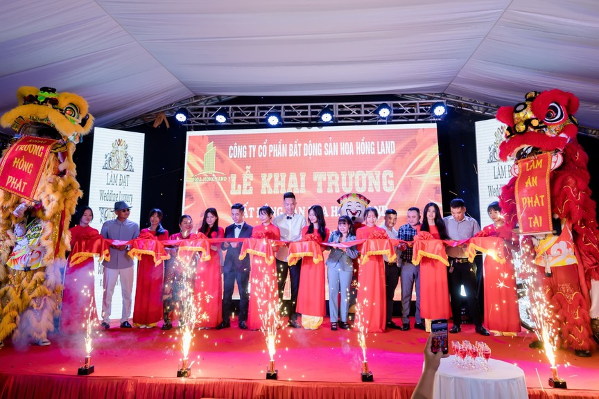 Huấn Hoa Hồng từng lấn sân bất động sản, sở hữu công ty với slogan ‘có làm thì mới có ăn’- Ảnh 2. Huấn Hoa Hồng từng lấn sân bất động sản, sở hữu công ty với slogan ‘có làm thì mới có ăn’- Ảnh 2.