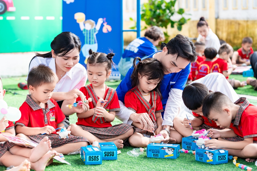 Vinamilk đồng hành mang Tết Trung thu đến hơn 10.000 trẻ em trên cả nước- Ảnh 2.
