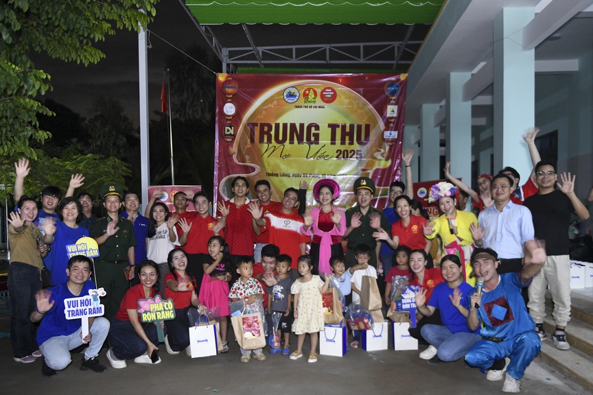 Vinamilk đồng hành mang Tết Trung thu đến hơn 10.000 trẻ em trên cả nước- Ảnh 5.