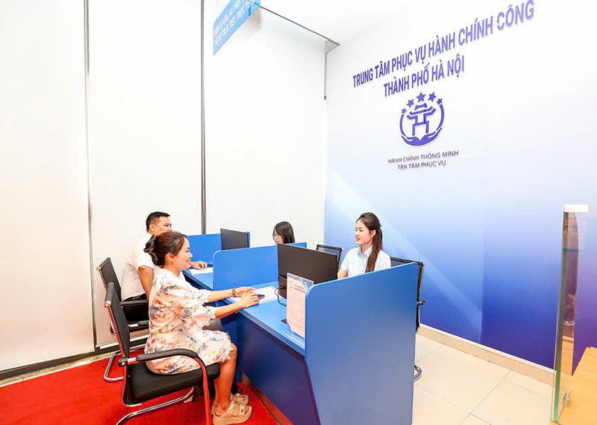 Agribank và Trung tâm Phục vụ Hành chính công TP Hà Nội hợp tác triển khai mô hình hỗ trợ người dân thực hiện dịch vụ công tại điểm giao dịch của ngân hàng- Ảnh 7.