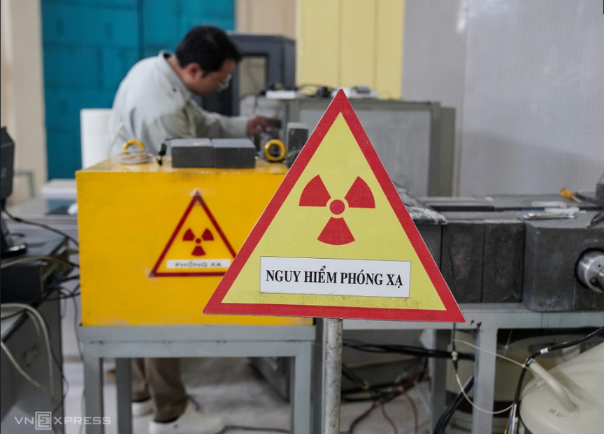 Lò phản ứng hạt nhân đầu tiên của Việt Nam: Có sự góp mặt của Mỹ và Liên Xô, mỗi năm cung ứng tới 1.500Ci thuốc phóng xạ- Ảnh 3. Lò phản ứng hạt nhân đầu tiên của Việt Nam: Có sự góp mặt của Mỹ và Liên Xô, mỗi năm cung ứng tới 1.500Ci thuốc phóng xạ- Ảnh 3.