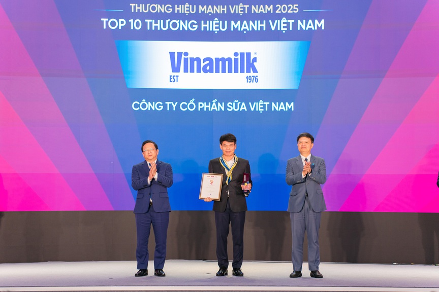 Vinamilk - doanh nghiệp F&B duy nhất được vinh danh Top 10 thương hiệu mạnh Việt Nam 2025- Ảnh 1. Vinamilk - doanh nghiệp F&B duy nhất được vinh danh Top 10 thương hiệu mạnh Việt Nam 2025- Ảnh 1.