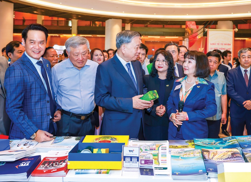 TTC được vinh danh trong Top 40 doanh nghiệp tư nhân tiêu biểu đại diện 40 năm Đổi mới- Ảnh 4. TTC được vinh danh trong Top 40 doanh nghiệp tư nhân tiêu biểu đại diện 40 năm Đổi mới- Ảnh 4.