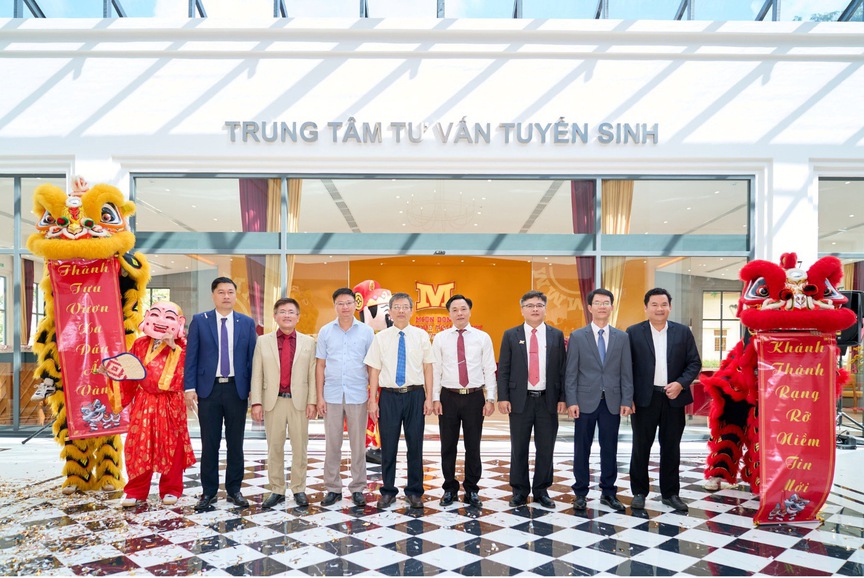 Trường Đại học Công nghệ Miền Đông khánh thành trung tâm tuyển sinh rộng gần 1.500m2- Ảnh 1.