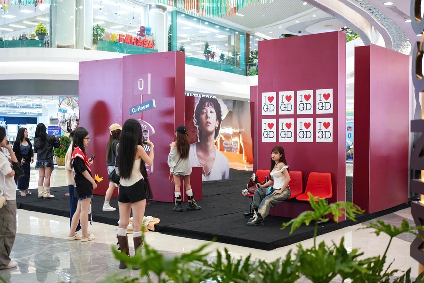 Fan đổ về Ocean City check in G-DRAGON 2025 WORLD TOUR [Übermensch] IN HANOI, háo hức chờ concert lịch sử- Ảnh 8.