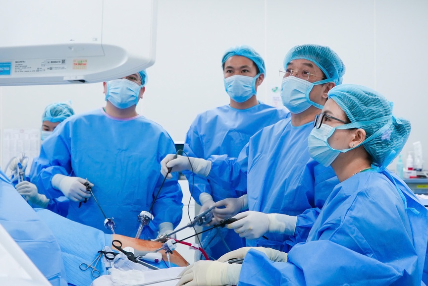 Vinmec trình diễn kỹ thuật ghép gan sống phức tạp tại Hội nghị Ghép tạng Việt Nam 2025- Ảnh 1. Vinmec trình diễn kỹ thuật ghép gan sống phức tạp tại Hội nghị Ghép tạng Việt Nam 2025- Ảnh 1.