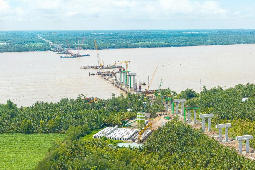 Công trường thi công công trình cầu Đại Ngãi 1. Nguồn ảnh: Đèo Cả Công trường thi công công trình cầu Đại Ngãi 1. Nguồn ảnh: Đèo Cả