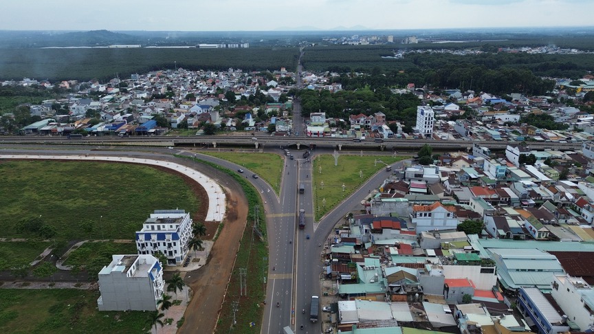 Tỉnh giàu có của Việt Nam sẽ chi gần 6.000 tỷ để lên đời trục xương sống 30km, kết nối sân bay tỷ đô lớn nhất cả nước- Ảnh 2. Tỉnh giàu có của Việt Nam sẽ chi gần 6.000 tỷ để lên đời trục xương sống 30km, kết nối sân bay tỷ đô lớn nhất cả nước- Ảnh 2.