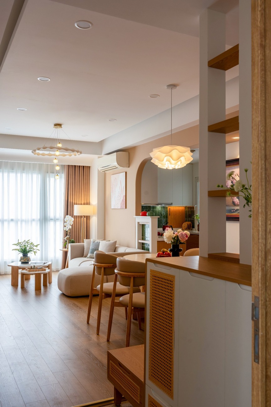 Căn hộ 13 năm tuổi lột xác: Ở nhà cũ mà như nhà mới- Ảnh 2. Căn hộ 13 năm tuổi lột xác: Ở nhà cũ mà như nhà mới- Ảnh 2.