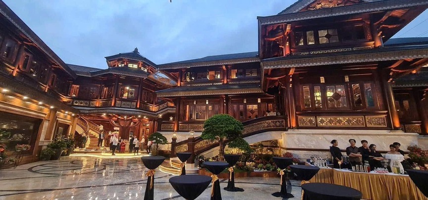 Căn biệt phủ 4.000m2 giữa lòng TP của vợ chồng Mailisa: Mất 5 năm xây dựng, toàn bằng gỗ quý với nội thất xa hoa đắt đỏ- Ảnh 2.