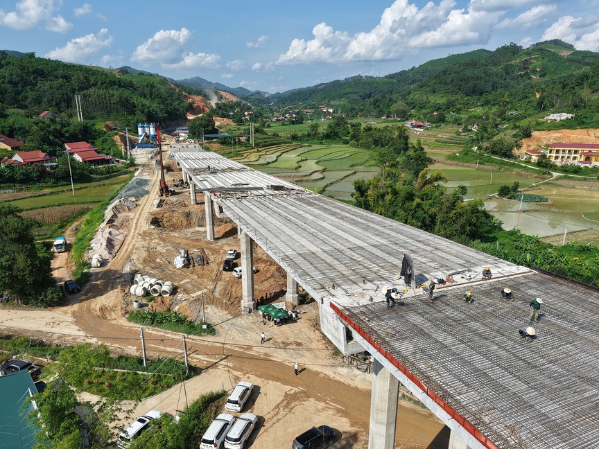 2 tuyến cao tốc quan trọng của miền Bắc có bóng dáng Tập đoàn Đèo Cả nỗ lực vượt khó, thông xe sau 1 tháng nữa- Ảnh 2.
