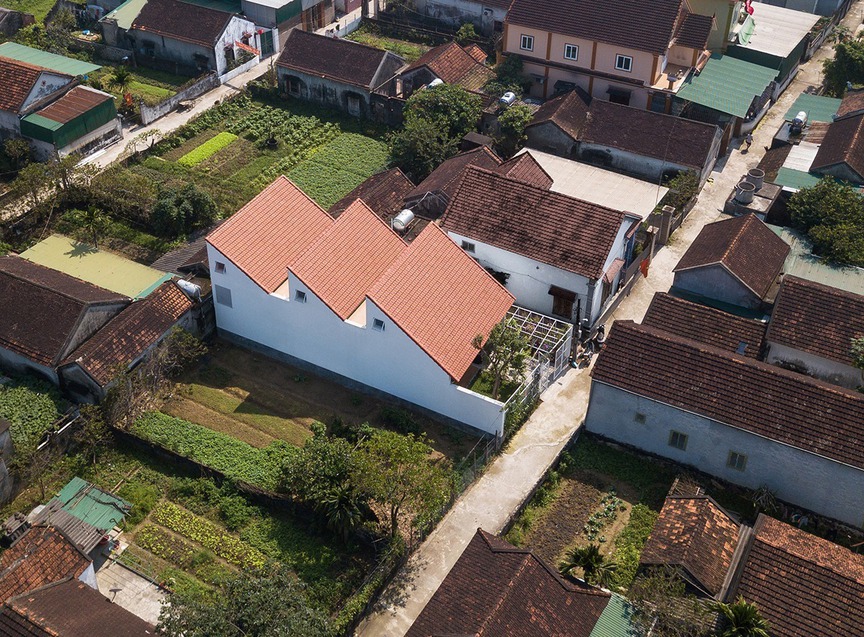 Độc đáo căn nhà 3 gian đương đại: Mang đậm tinh thần nhà Việt truyền thống giữa làng quê- Ảnh 1. Độc đáo căn nhà 3 gian đương đại: Mang đậm tinh thần nhà Việt truyền thống giữa làng quê- Ảnh 1.