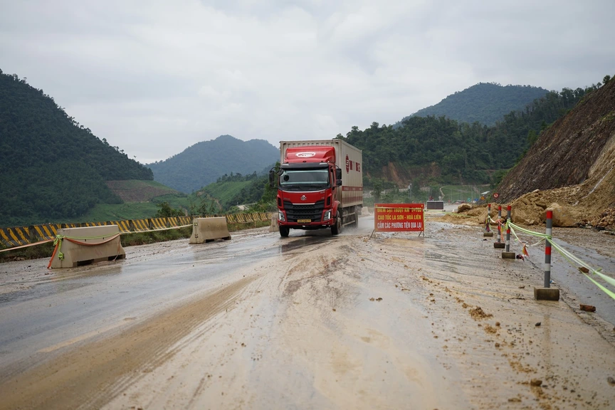 Tuyến cao tốc La Sơn - Hòa Liên. Nguồn ảnh: Báo Đà Nẵng Tuyến cao tốc La Sơn - Hòa Liên. Nguồn ảnh: Báo Đà Nẵng