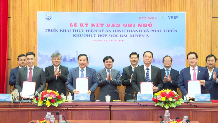 Hình ảnh tại buổi ký kết. Nguồn ảnh: Báo Tây Ninh Hình ảnh tại buổi ký kết. Nguồn ảnh: Báo Tây Ninh