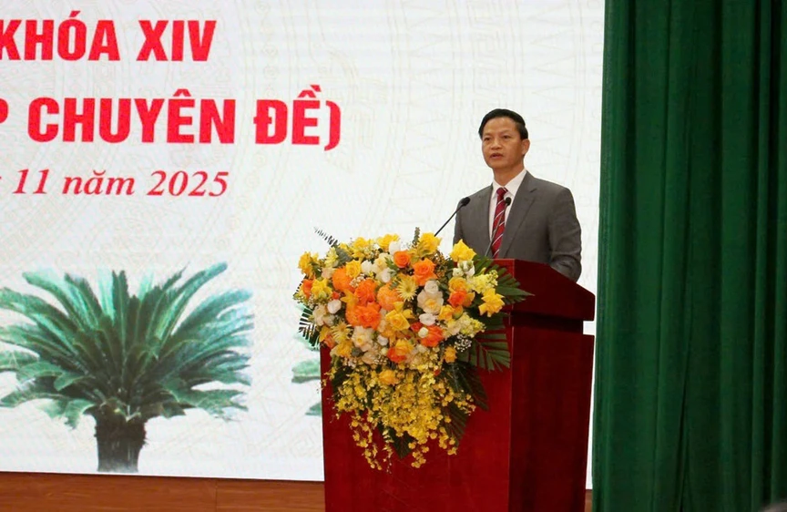 Ông Vương Quốc Tuấn được bầu giữ chức Chủ tịch UBND tỉnh Thái Nguyên
- Ảnh 1. Ông Vương Quốc Tuấn được bầu giữ chức Chủ tịch UBND tỉnh Thái Nguyên
- Ảnh 1.