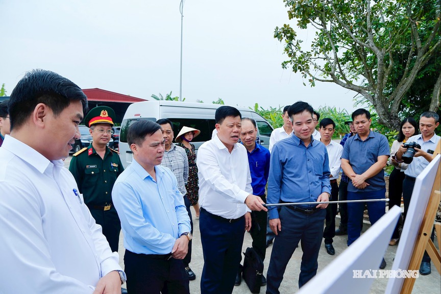 Hình ảnh buổi kiểm tra tại Khu công nghiệp sân bay Tiên Lãng (khu B). Nguồn ảnh: Báo Hải Phòng